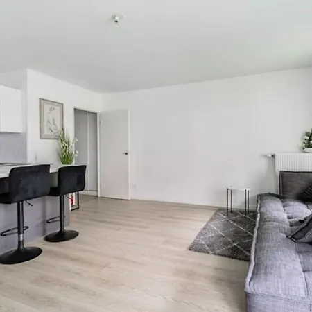 Abraham-guest 1 Ladefense U-arena #terasse #fibre #view 4* Коломб