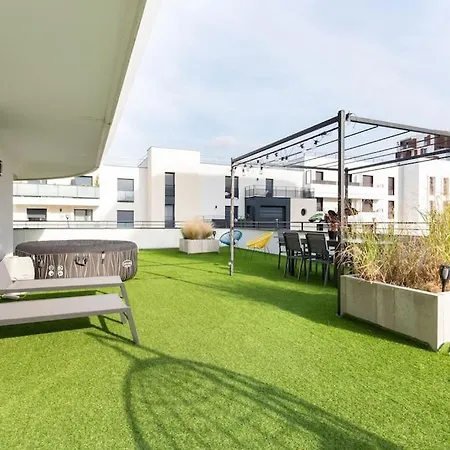 Abraham - Guest 1 Ladefense U-arena #terasse #fibre #netflix Bed & Breakfast